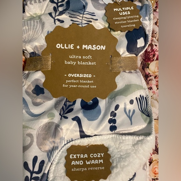 Ollie + Mason Dino blanket - Picture 2 of 4